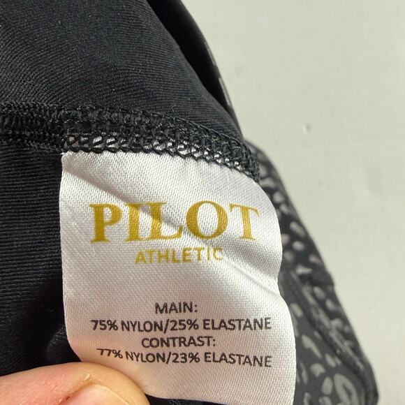 Pilot Carbone Black Leopard Print Leggings - Size Small - Picture 8 of 8